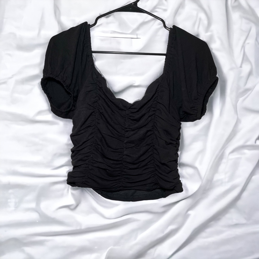 Black scrunch top